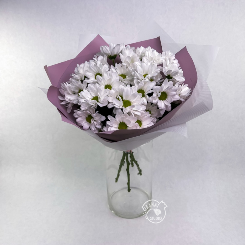 Букет белых хризантем