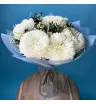 Букет из белых хризантем с ромашкой