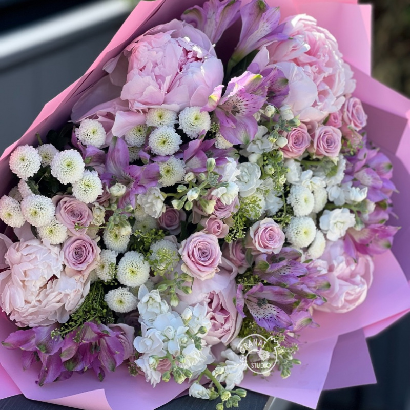 МЕЖДУ ВЫМЫСЛОМ И СНАМИ