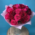 Розовые розы