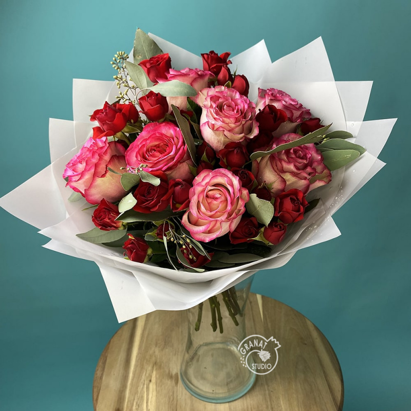 Букет с розами «Притяжение»