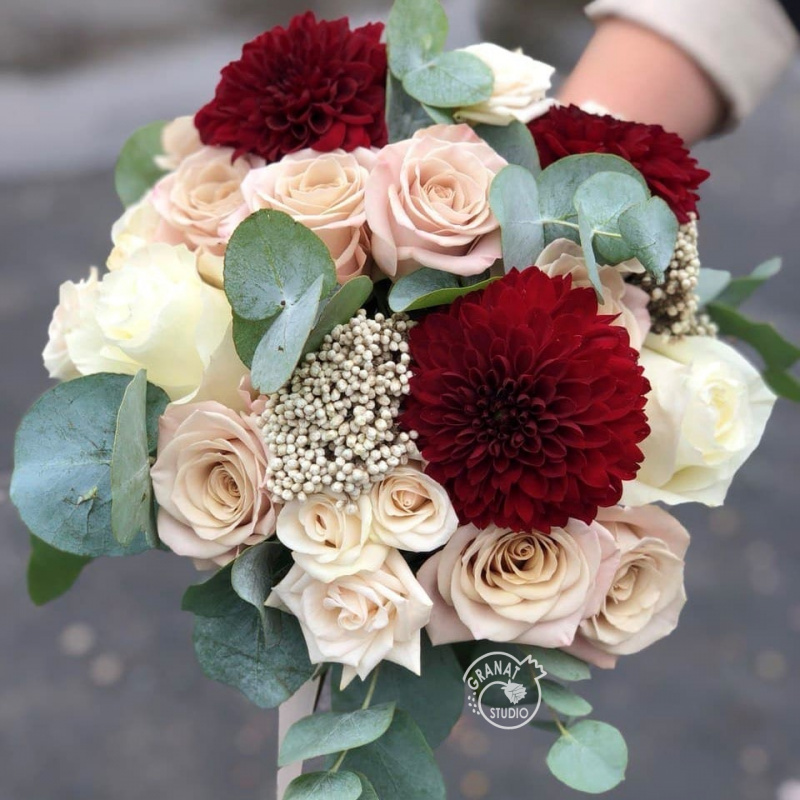 Букет с георгинами 1