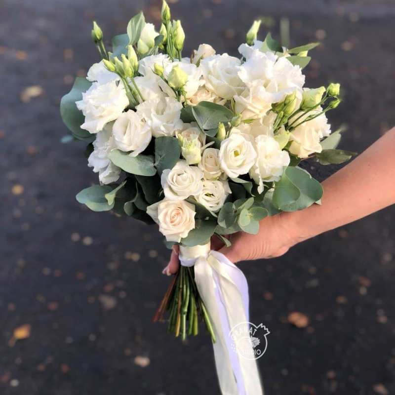 Букет «Лизиантус белый» 2