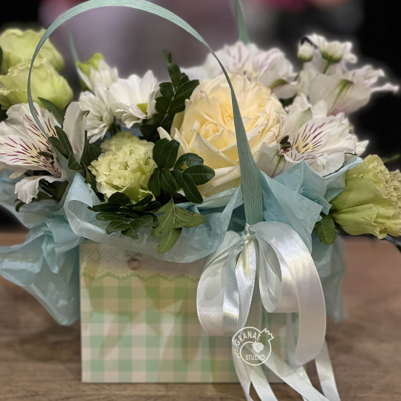 Нежная цветочная композиция